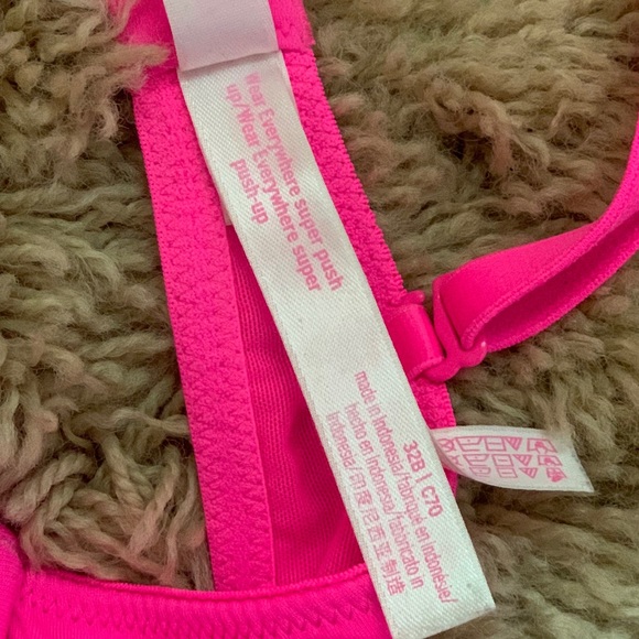 Wear Everywhere Super Push Up VS PINK Bra 32B - Picture 2 of 2